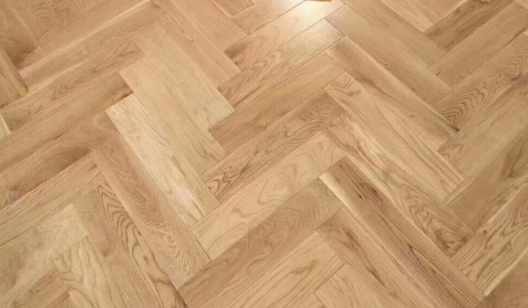 Natural Oak Herringbone (Engineered)