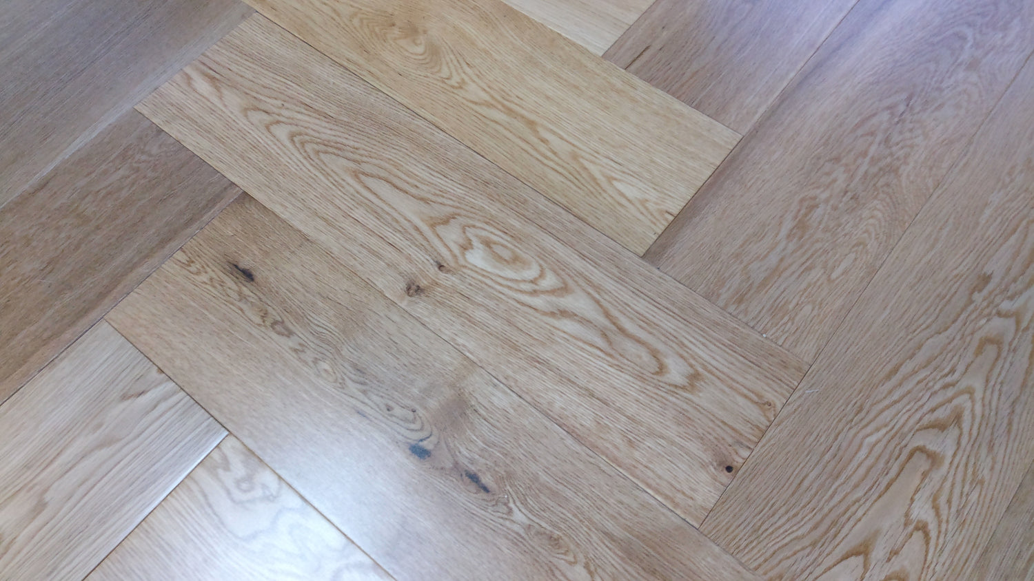 Natural Oak Herringbone (Engineered)