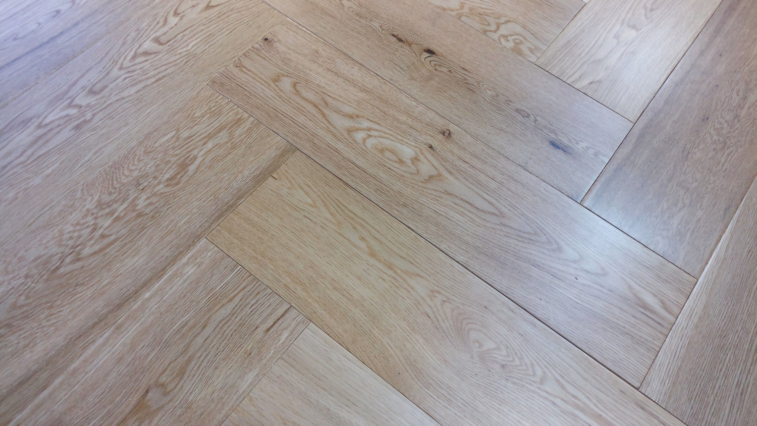 Natural Oak Herringbone (Engineered)