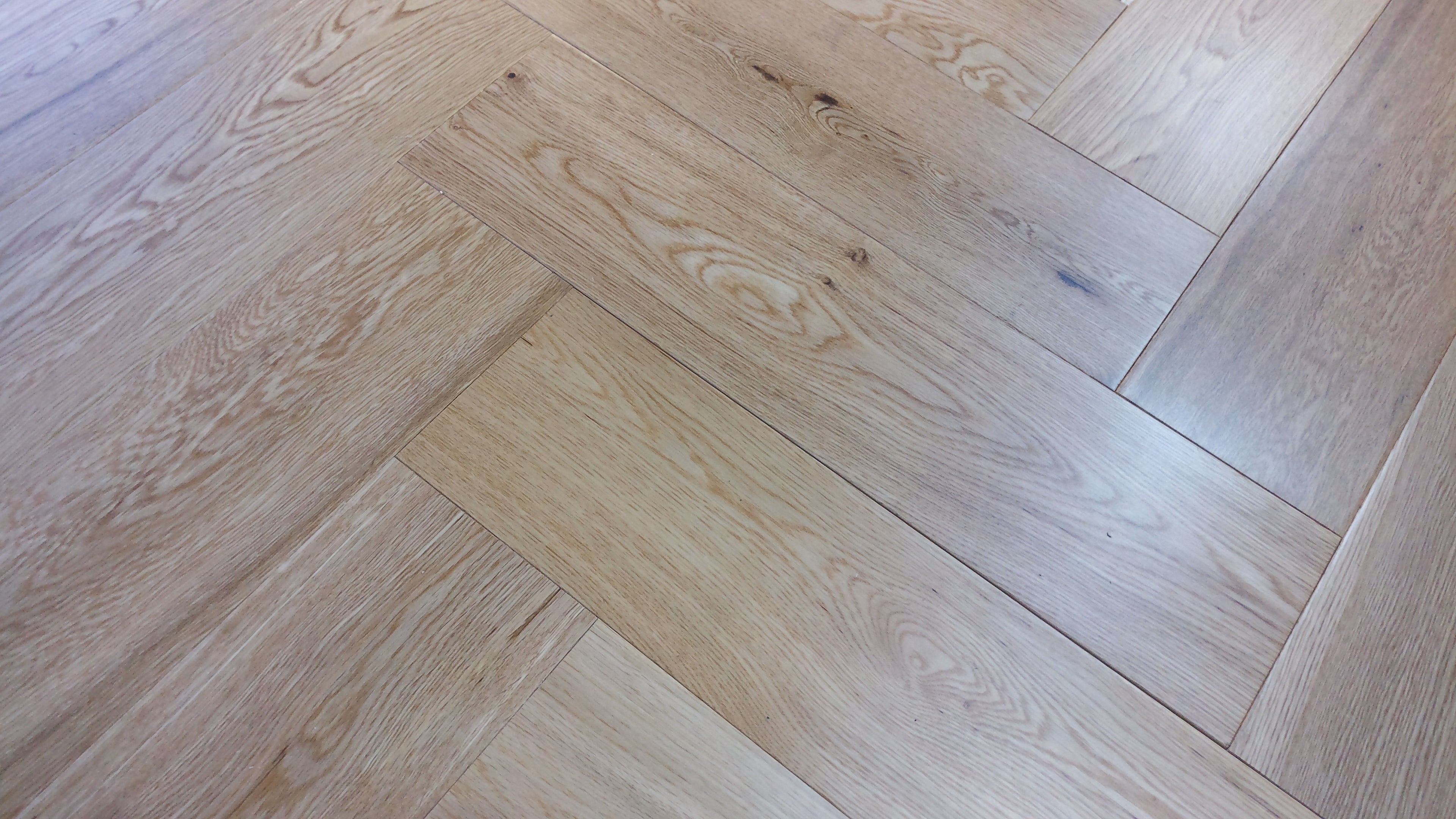 Natural Oak Herringbone (Engineered)